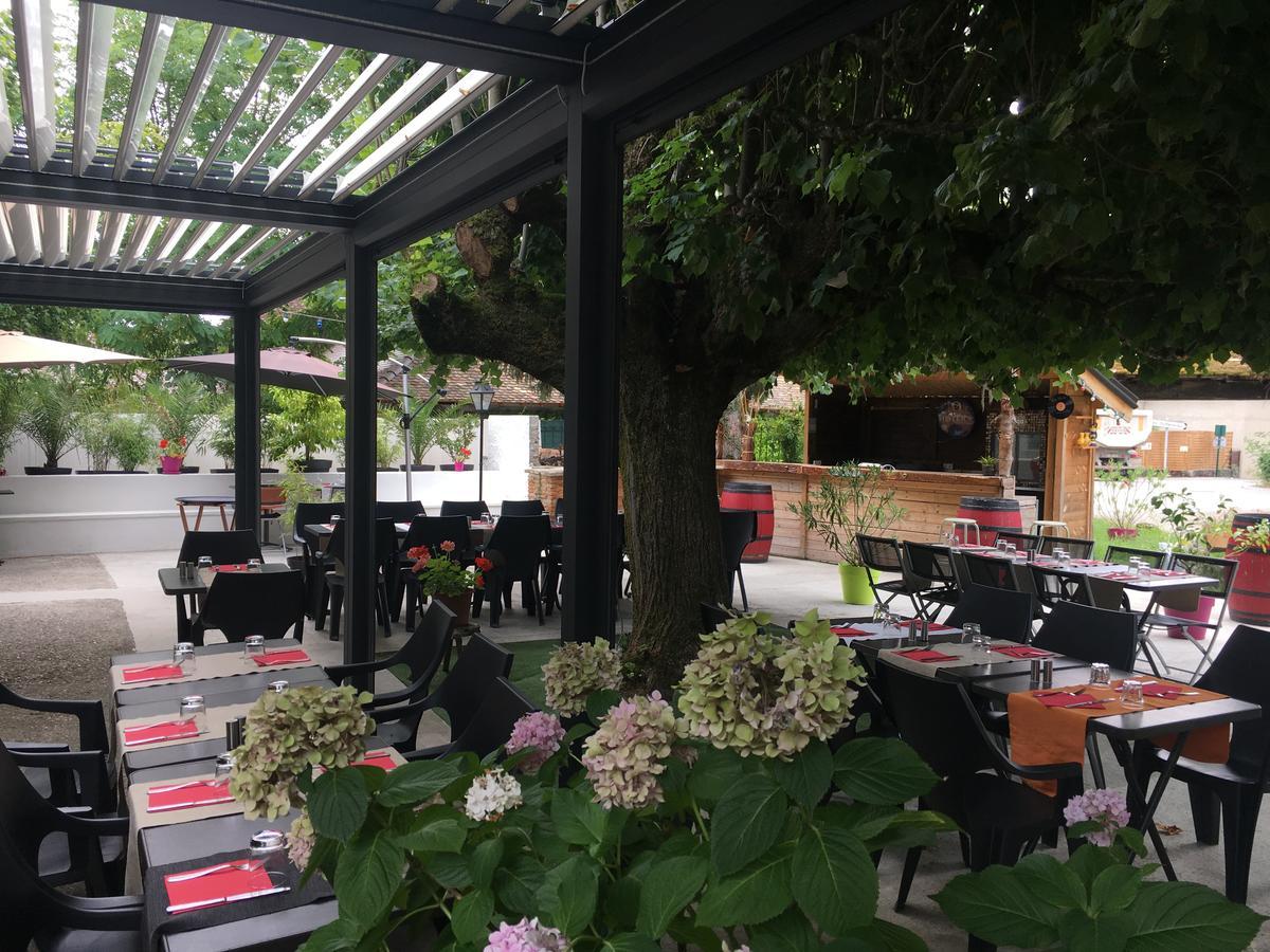 Le Relais Des Vieilles Postes Hotel Les Avenières Kültér fotó