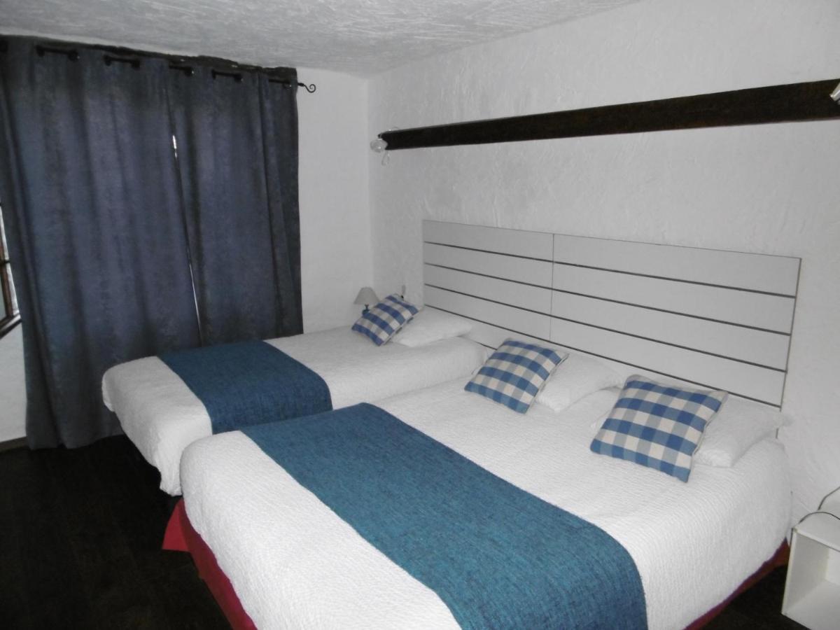 Le Relais Des Vieilles Postes Hotel Les Avenières Kültér fotó