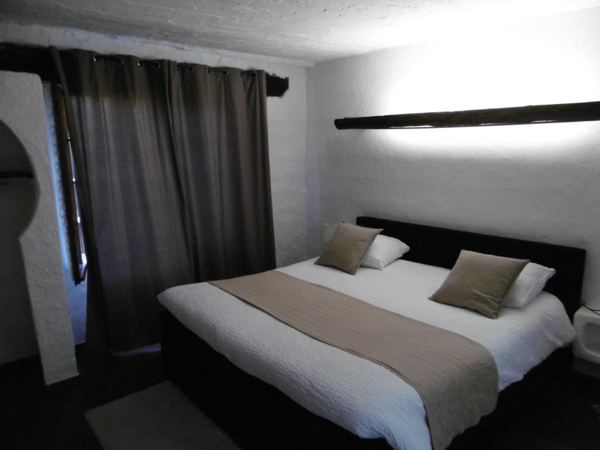 Le Relais Des Vieilles Postes Hotel Les Avenières Kültér fotó