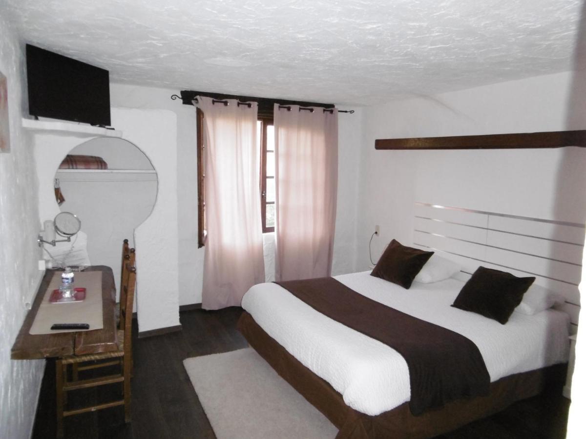 Le Relais Des Vieilles Postes Hotel Les Avenières Kültér fotó